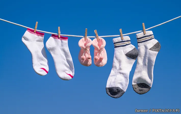 靴下を干している写真