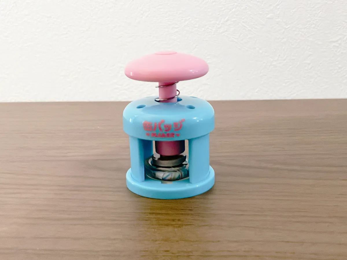 『本当に作れる！ミニミニ缶バッジメーカーマスコット』（撮影：grape編集部）