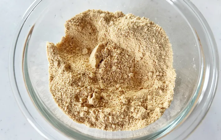 『麦茶でわらび餅』を作る写真（撮影：エニママ）