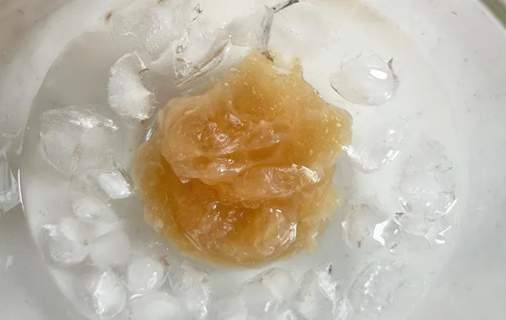 『麦茶でわらび餅』を作る写真（撮影：エニママ）