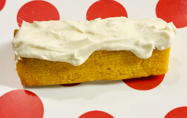 『かぼちゃのバウムクリームチーズトースト』を作る写真（撮影：エニママ）