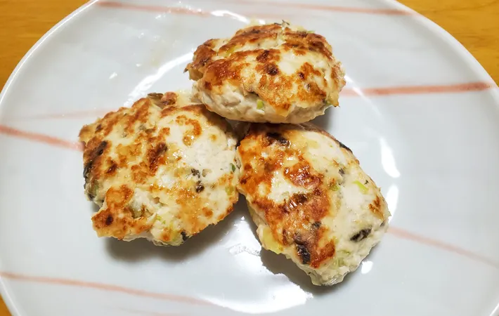 『塩昆布入りつくね』の完成写真（撮影：エニママ）