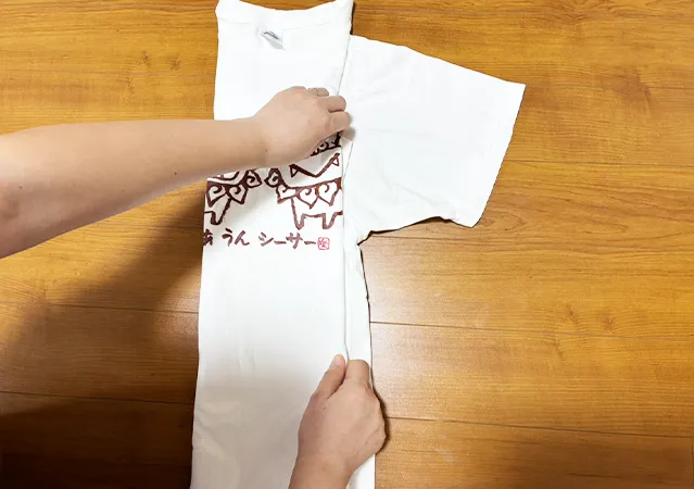 Tシャツのたたみ方（撮影：grape編集部）