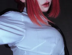 マキマに扮する女性の写真
