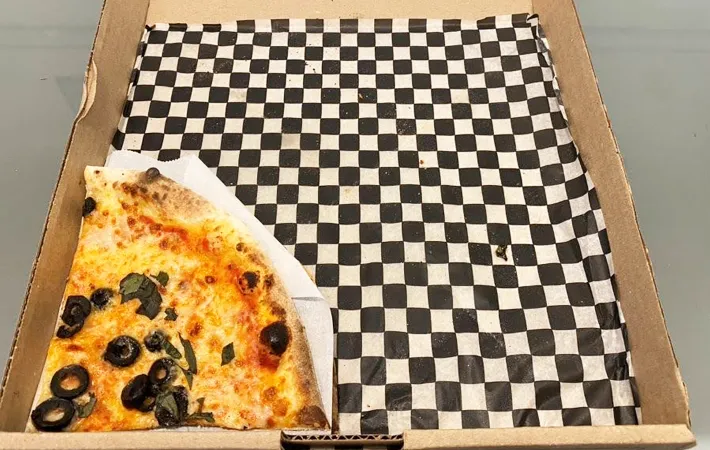 マルゲリータピザの写真（撮影：キジカク）