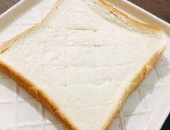 食パン（撮影：grape編集部）