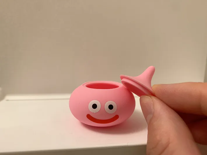 スライムのカプセルトイの写真（撮影：grape編集部）