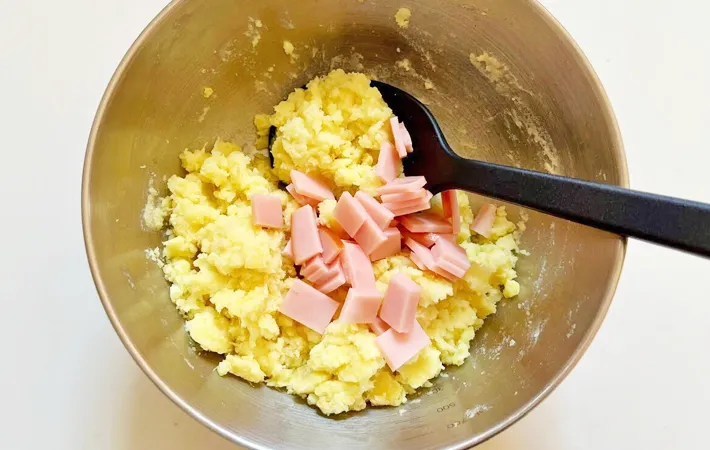 『サツマイモマッシュ』を作る写真（撮影：エニママ）