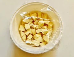 『サツマイモマッシュ』を作る写真（撮影：エニママ）