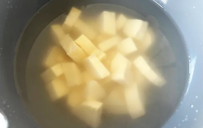 『春巻きスイートポテト』を作る写真（撮影：エニママ）