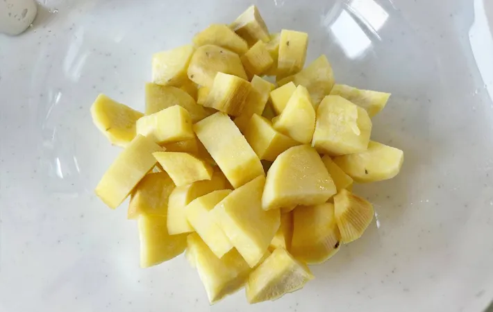 『春巻きスイートポテト』を作る写真（撮影：エニママ）