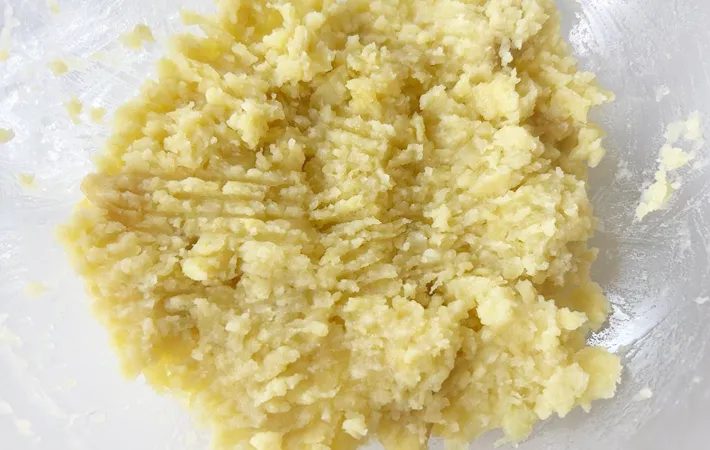 『春巻きスイートポテト』を作る写真（撮影：エニママ）