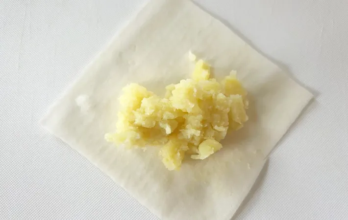 『春巻きスイートポテト』を作る写真（撮影：エニママ）