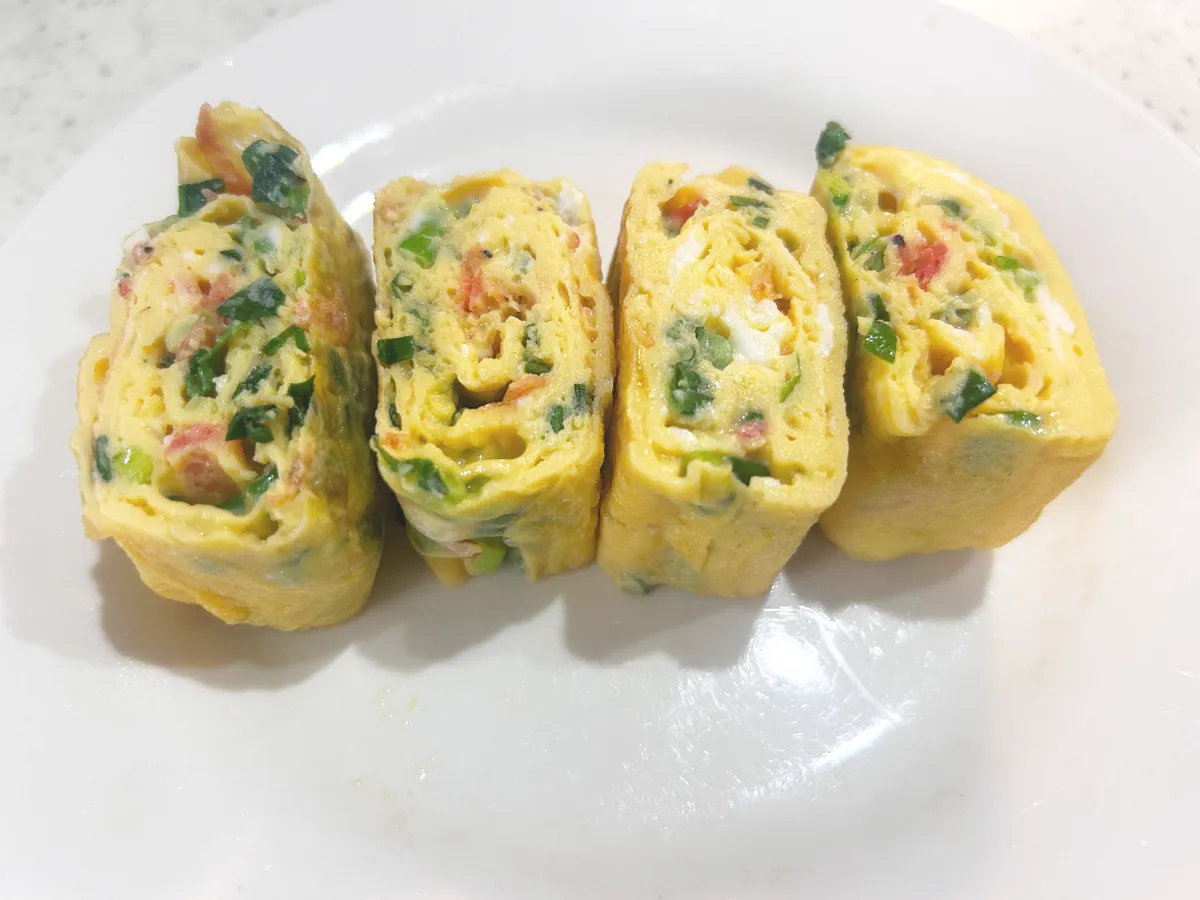 『桜エビとネギの玉子焼き』の完成写真（撮影：エニママ）