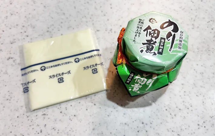 『海苔の佃煮とチーズの玉子焼き』の材料写真（撮影：エニママ）