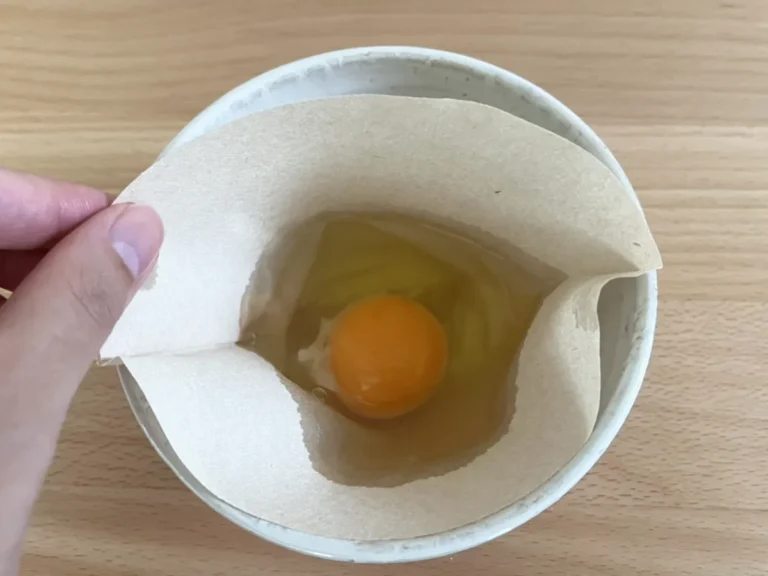 ポーチドエッグ作りの手順写真（撮影：grape編集部）