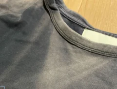 白変色した黒い服の写真（撮影：平島利恵）