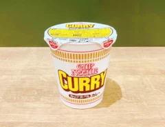 カップ麵（撮影：grape編集部）