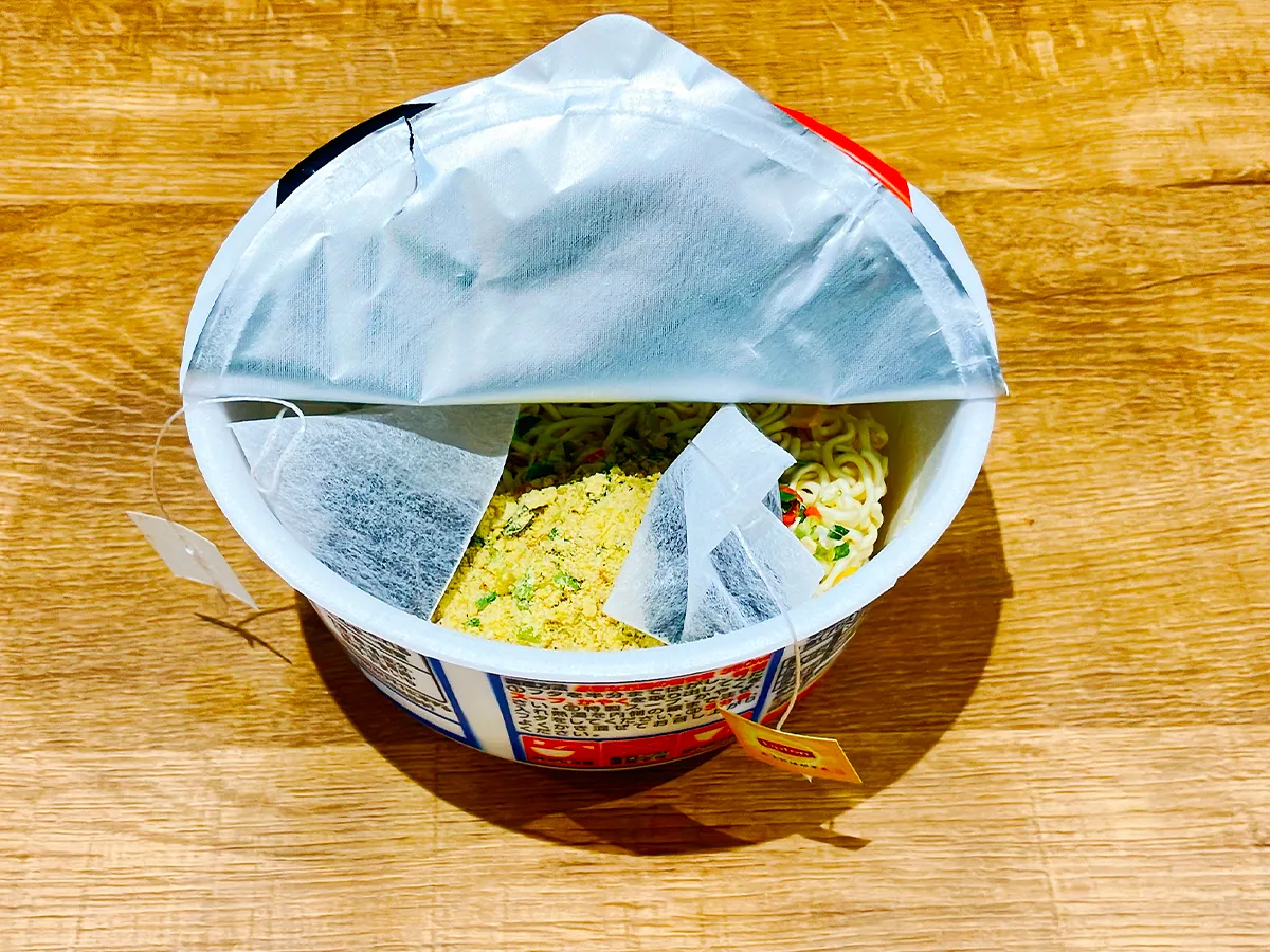 『サッポロ一番 塩らーめん』(撮影:grape編集部)