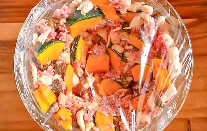 キーマカレーを作る写真（撮影：小泉明代）