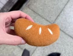 パンのオモチャを写した写真