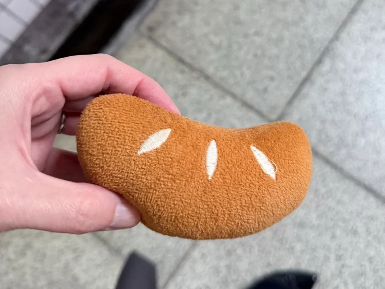 パンのオモチャを写した写真