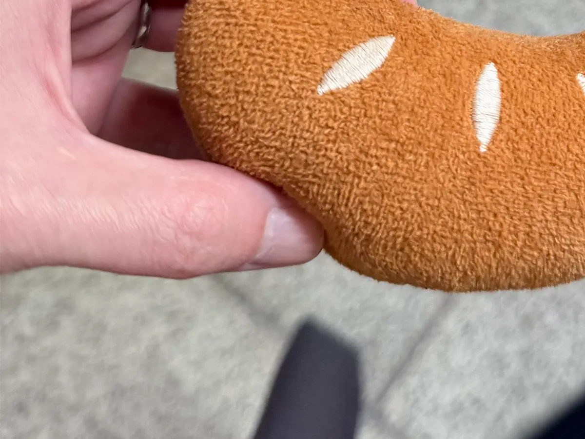 パンのオモチャを写した写真