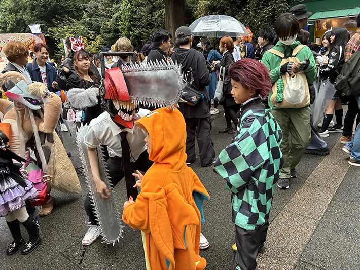 コスプレイベントの参加者たちの写真（撮影：grape編集部）