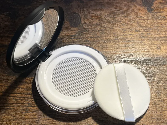 パウダーケースの写真（撮影：grape編集部）