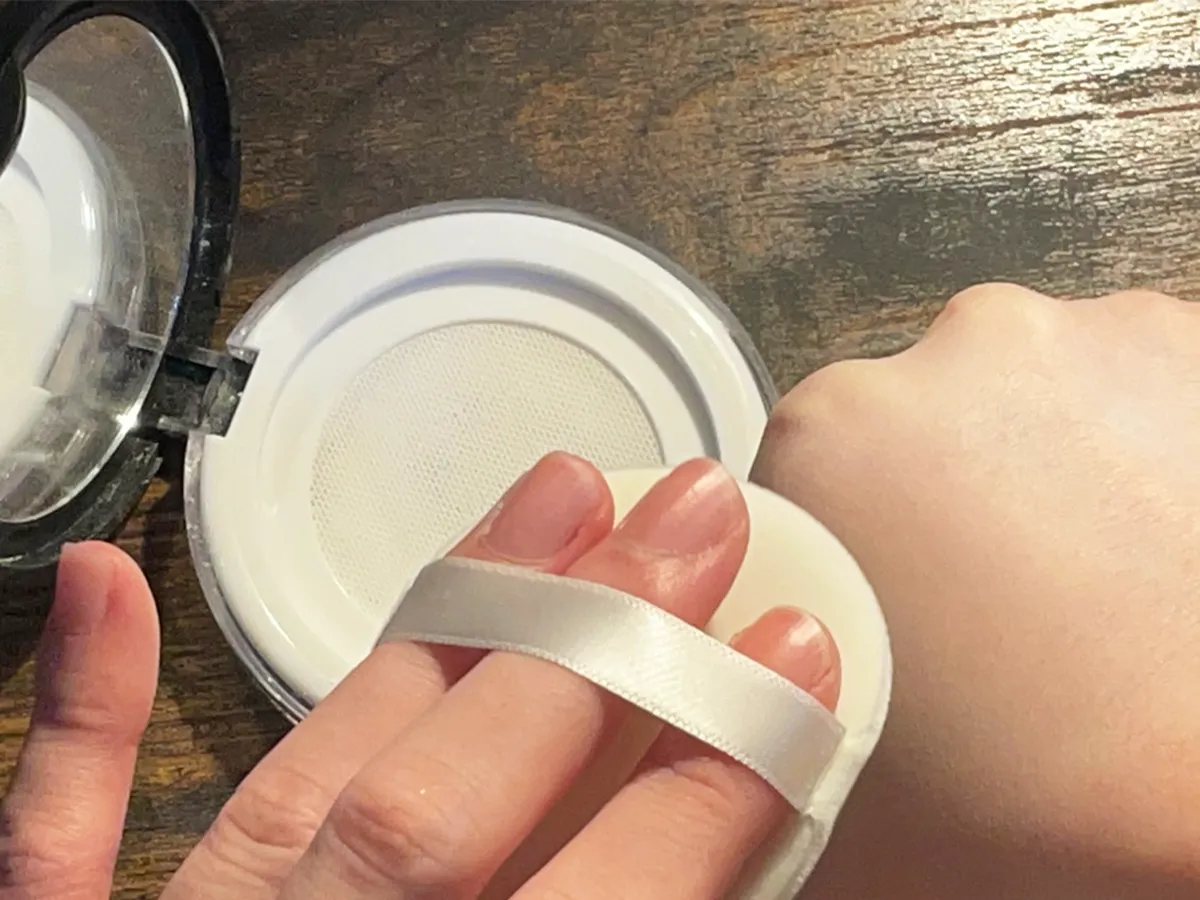 『ミラーつきパウダーケース』の写真(撮影:grape編集部)