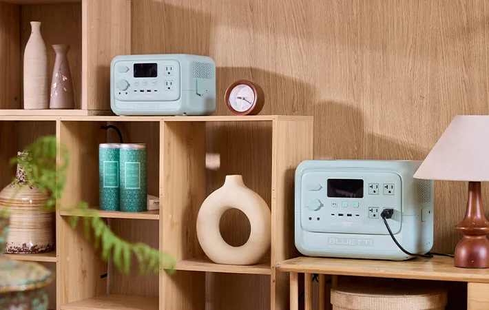 部屋に置かれたポータブル電源の写真