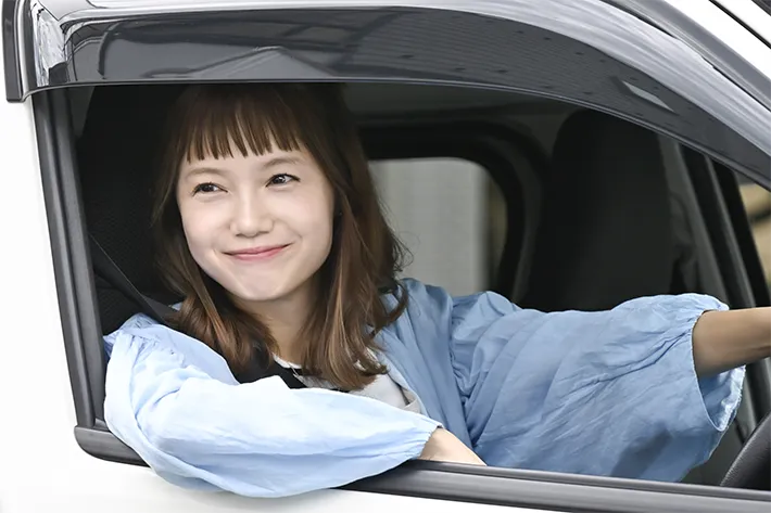 『ちょっとだけエスパー』に出演する宮﨑あおいさんが写る場面写真