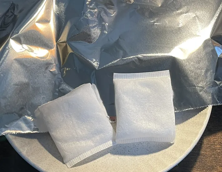 アルミホイルとコットンの写真（撮影：grape編集部）