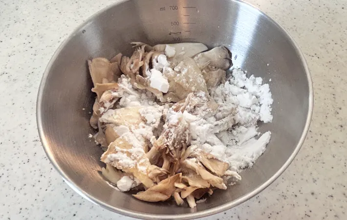 『舞茸のカリもち焼き』を作る写真（撮影：エニママ）