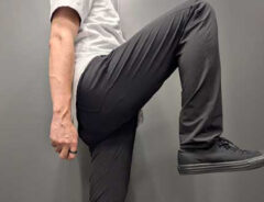 「ほら見て!こんなに動ける」雨や雪の日の通勤に最適『マムート』の高性能ウェアが「めっちゃイイ!」と高評価