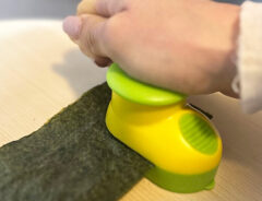 子供が弁当を残さず食べてくれる画期的なアイテム! 1枚の焼きのりを使うと…「今日も空っぽ」「明日も張り切れる」