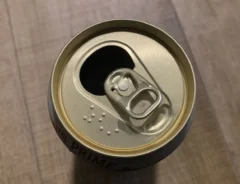 缶