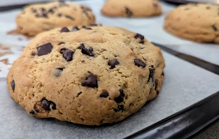 クッキーを焼く際にクッキングシートを使うメリット