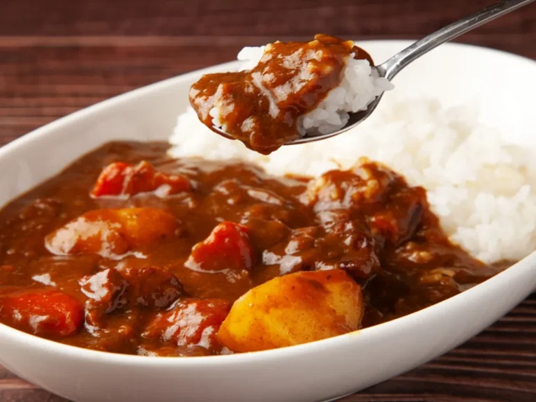 カレーを辛くする方法とは?手軽に辛さを調整できる調味料を紹介