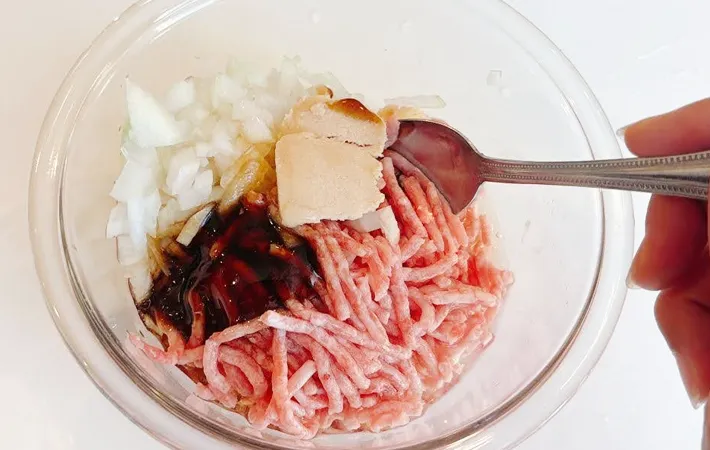 『ココットで小籠包』を作る写真（撮影：キジカク）