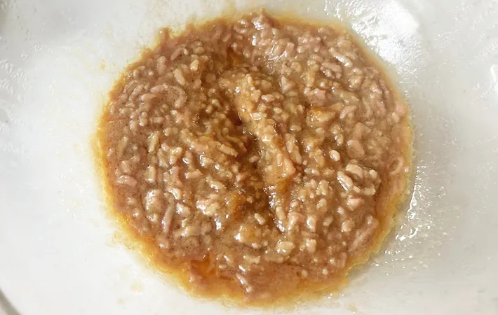 『ボウル1つで作れる麻婆豆腐』を作る写真（撮影：エニママ）