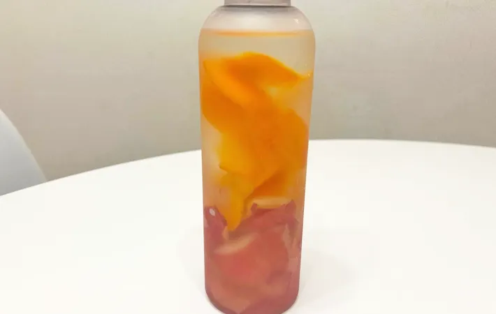 『果物の皮のフレーバーウォーター』の完成写真（撮影：エニママ）