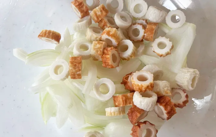 『ちくわのチヂミ』を作る写真（撮影：エニママ）