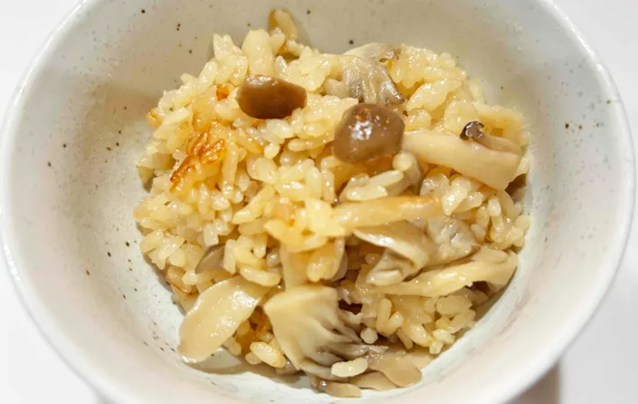 『炒めきのこの炊き込みご飯』の完成写真（撮影：エニママ）