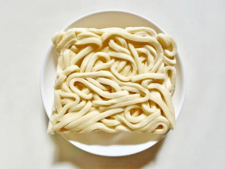 『レンチンカルボナーラ』を作る写真（撮影：エニママ）