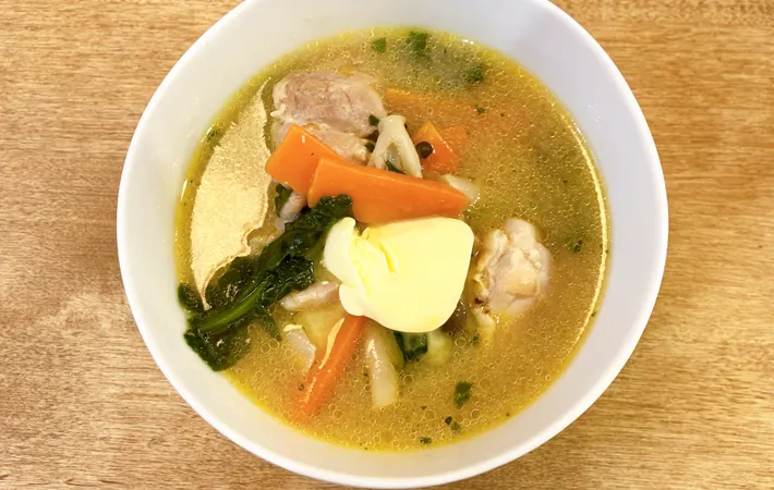 『きのこと鶏の味噌バター絶品汁』の完成写真（撮影：エニママ）