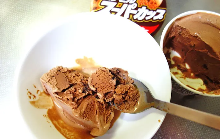 『ふわふわスモア』を作る写真（撮影：エニママ）