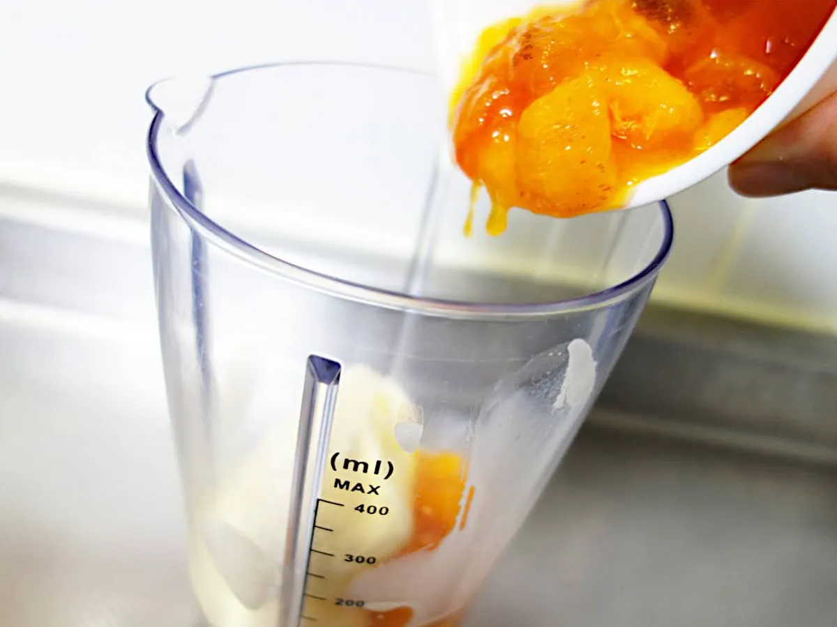 『簡単 柿プリン』を作る写真(撮影:エニママ)