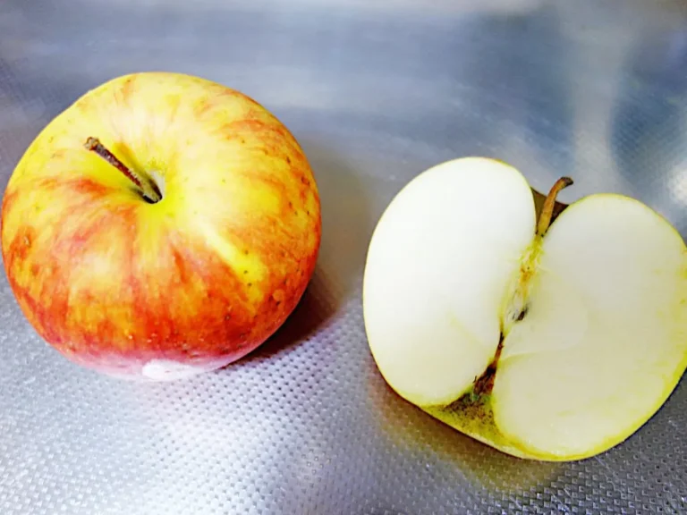 『りんごのチーズのせ』を作る写真(撮影:エニママ)