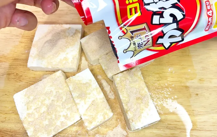 『とうふのから揚げ』を作る写真（撮影：キジカク）